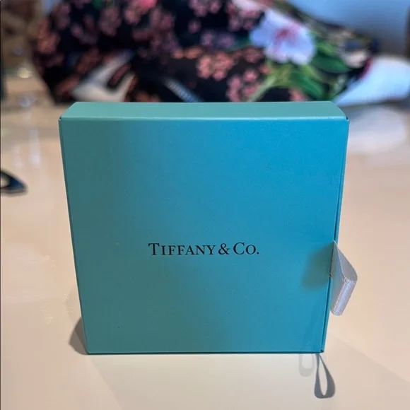 Tiffany & Co. Set of 3 Perfumes & Turquoise Box with White Ribbon - Picture 1 of 3